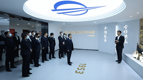 参观gif.gif 图片